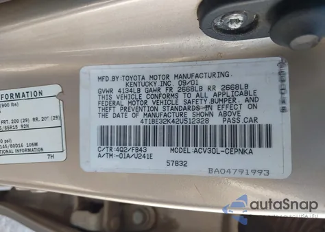 2002 Toyota Camry Le z USA, uszkodzony, nr VIN 4T1BE32K42U512328